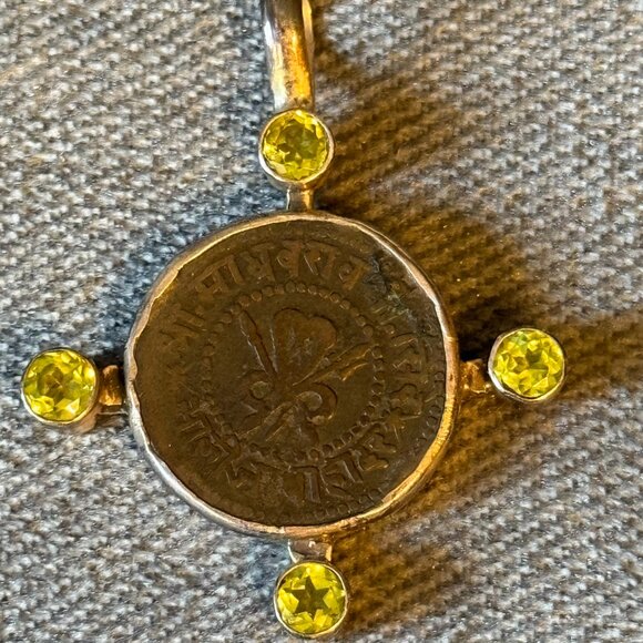 Boho Bundle of 6 : 5 pairs of silver earrings w/ coin pendant. Incredible deal! - Picture 3 of 9